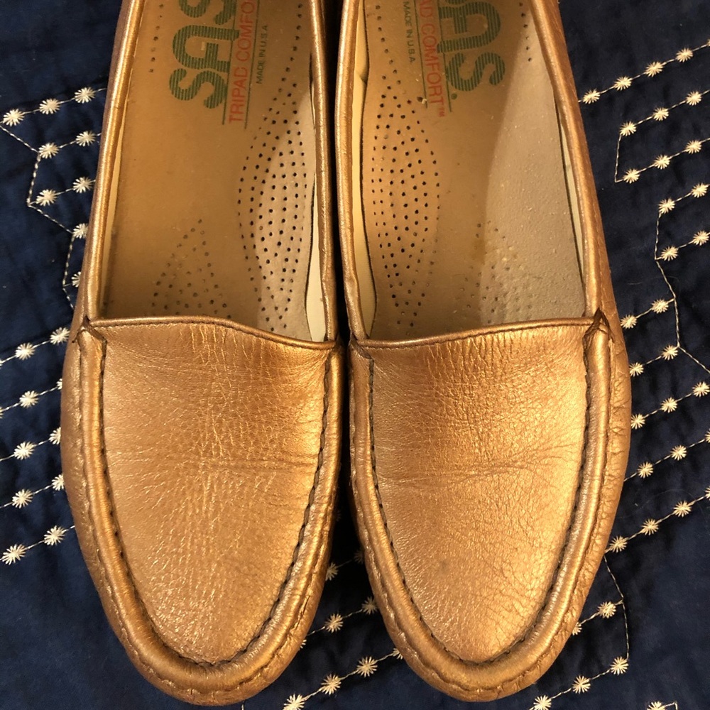 SAS loafer size 7M. 3 more days till I Donate